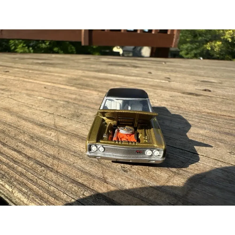 LOOSE Greenlight 1:64 MCG S&C S2 1967 Dodge HEMI Coronet R/T